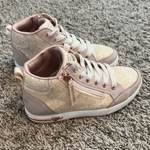 Skechers pink shoutout glitter queen